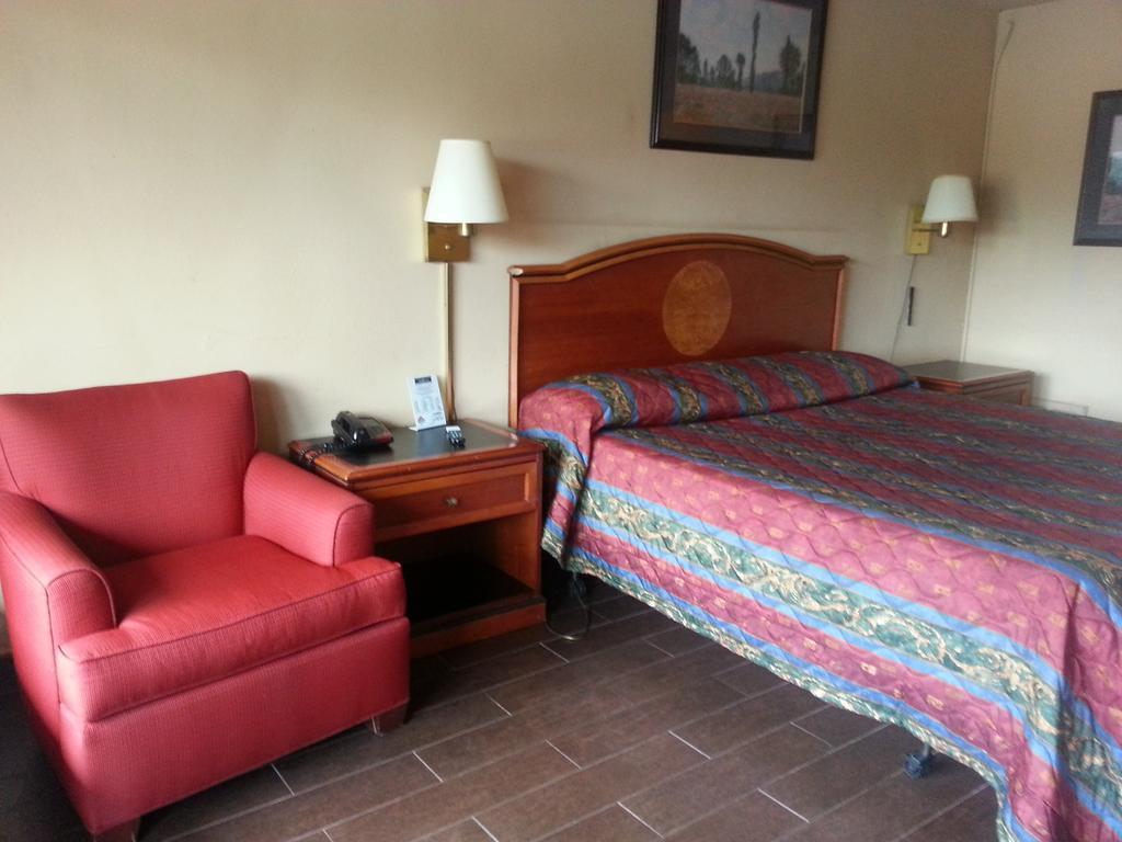 America'S Best Inn & Suites Clarksville Kültér fotó