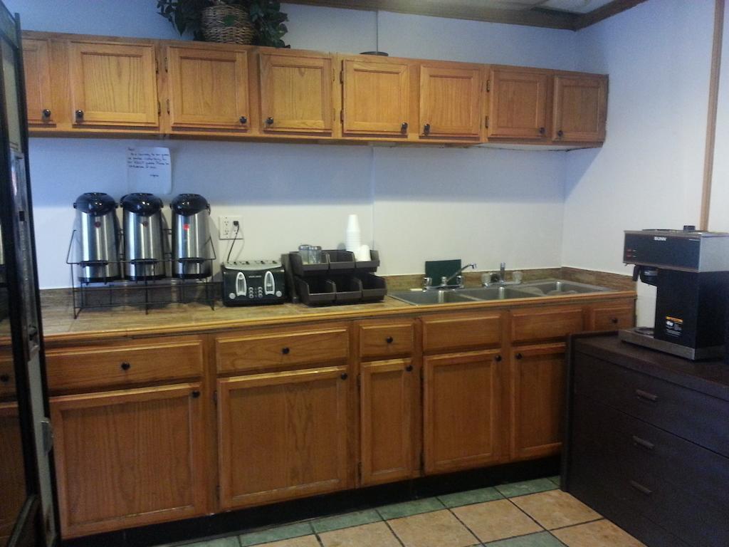 America'S Best Inn & Suites Clarksville Kültér fotó