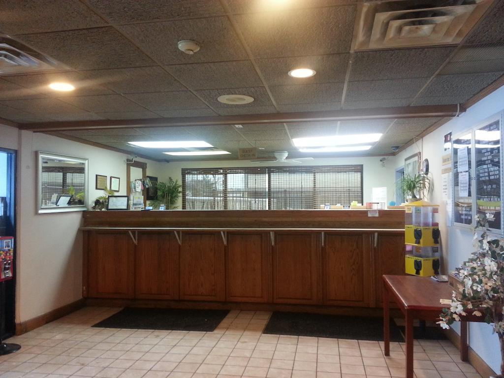 America'S Best Inn & Suites Clarksville Kültér fotó